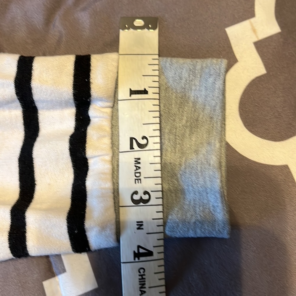 Shein sweatshirt - Picture 7 of 7